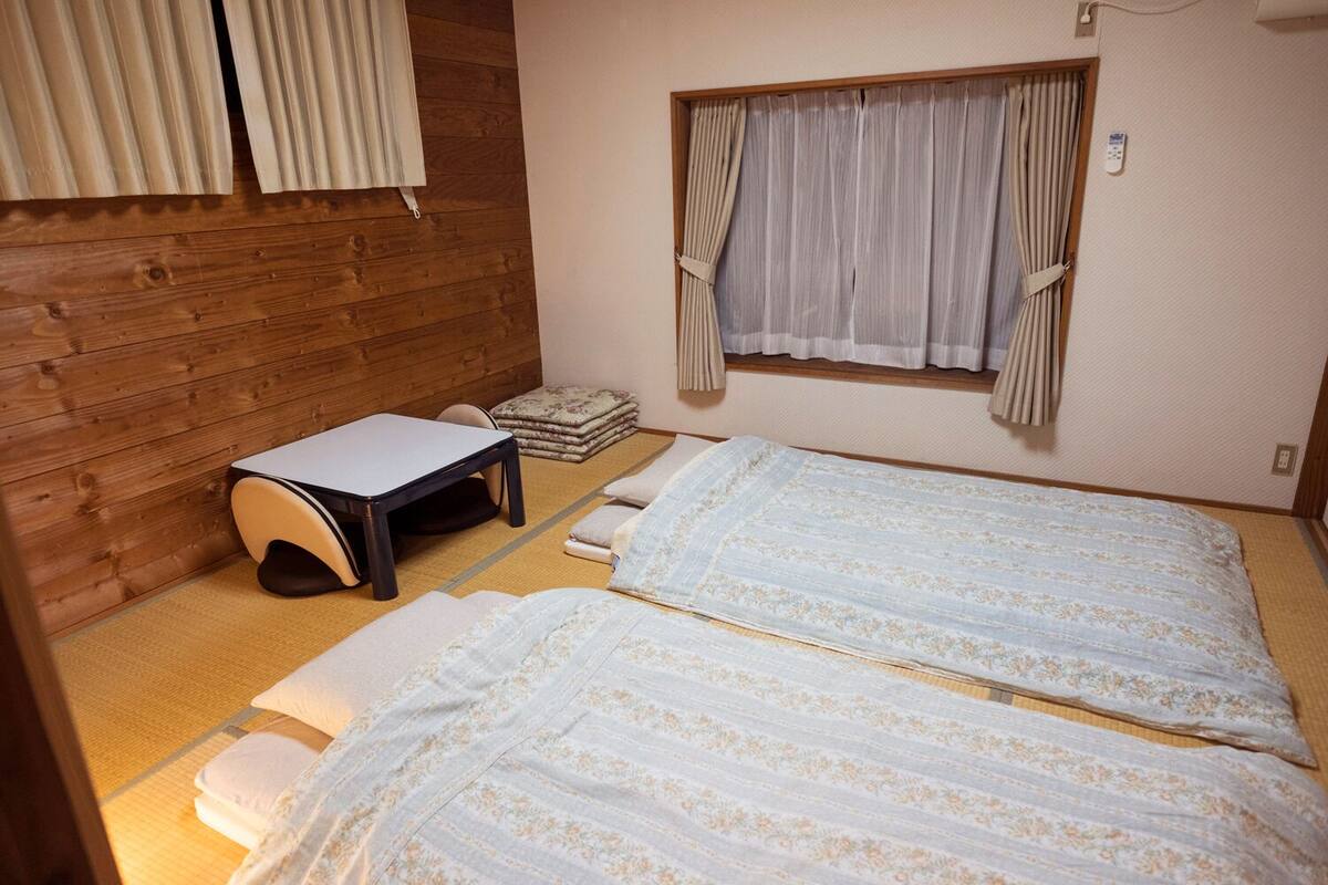 Phòng truyền thống (Japanese Style) | Minibar, truy cập Internet không dây miễn phí, bộ trải giường 