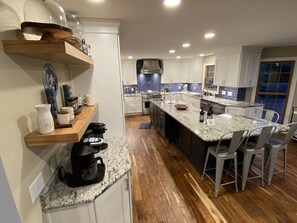 Fridge, microwave, oven, stovetop - The Fun Spot 3 - Serene Home with Beautiful Lake & Mtn Views to Relax and Enjoy! (Huddleston)