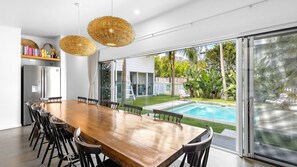 Dining - Barra Luxe Beach House 4BR Yaroomba Beach Stay (Point Arkwright)
