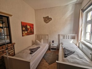 Unclassified image, 5 of 29, button