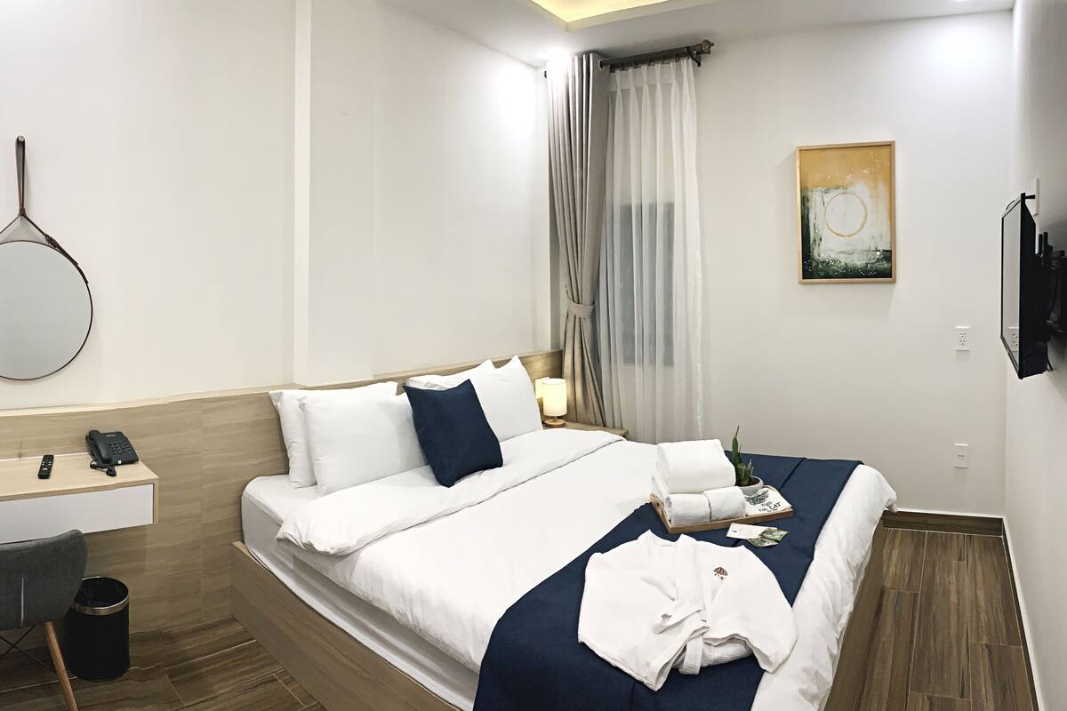 Phòng đơn Economy, không hút thuốc | Minibar, két bảo mật tại phòng, bàn 