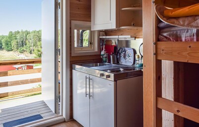 Stunning home in Kana with kitchen