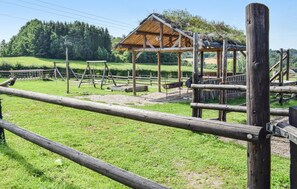 Property grounds - Stunning home in Kana with kitchen (Kana)