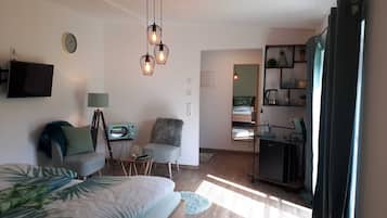 1 bedroom, travel crib, WiFi, bed sheets