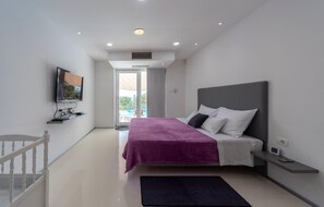 4 soverom, safe på rommet, wi-fi (inkludert) og sengetøy