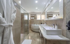Combined shower/bathtub - Stunning home in Crikvenica (Crikvenica)