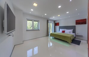 4 Schlafzimmer, Zimmersafe, kostenloses WLAN, Bettwäsche