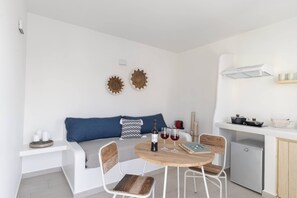 Suite Deluxe, 1 chambre, bain à remous, vue océan | Cuisine privée | Mini réfrigérateur, plaque de cuisson, cafetière/bouilloire