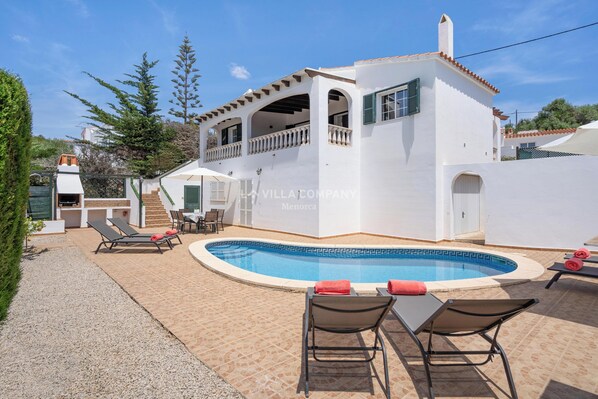 Outdoor pool, pool loungers