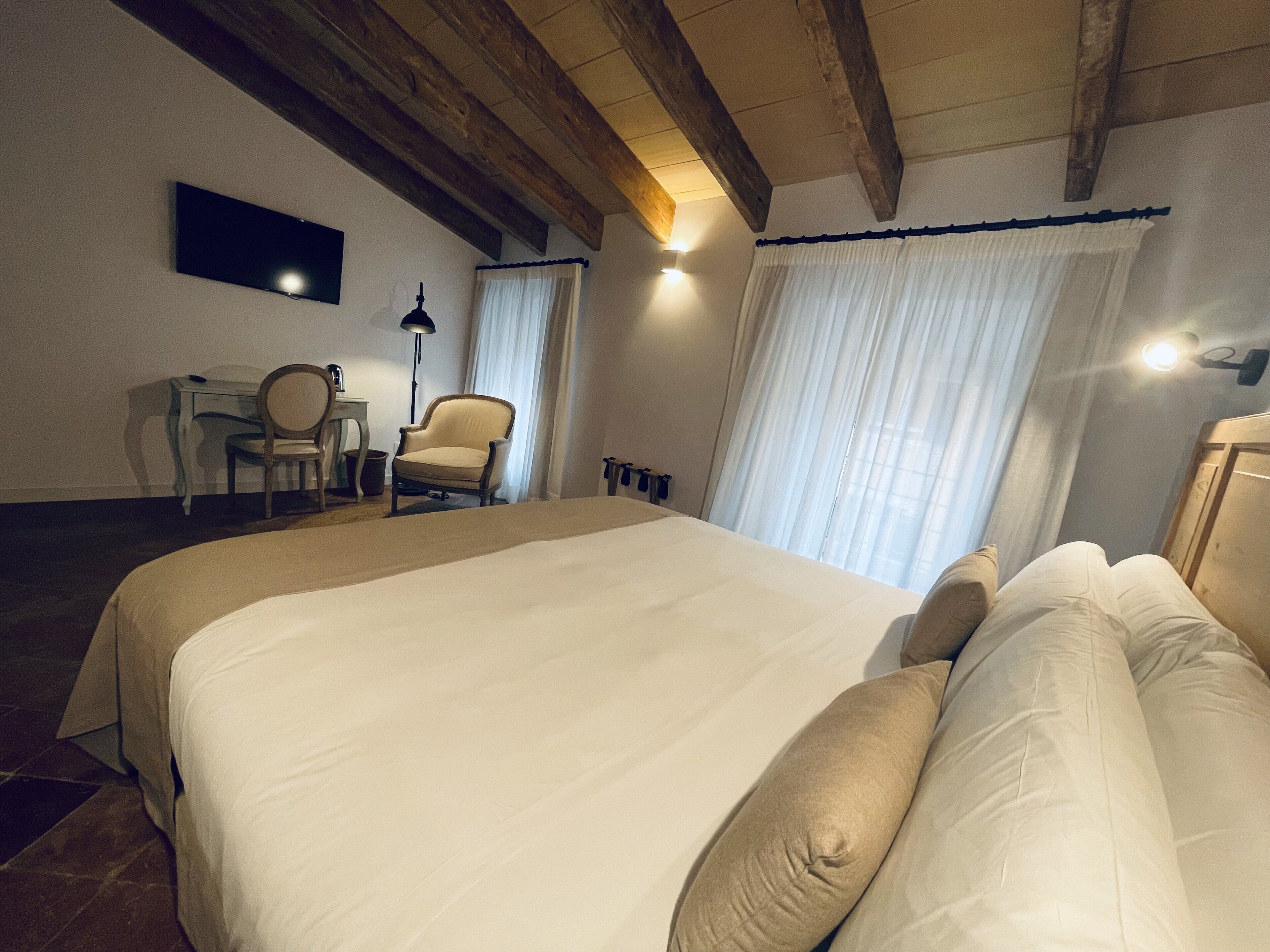 double room | desk, laptop workspace, soundproofing, free wifi