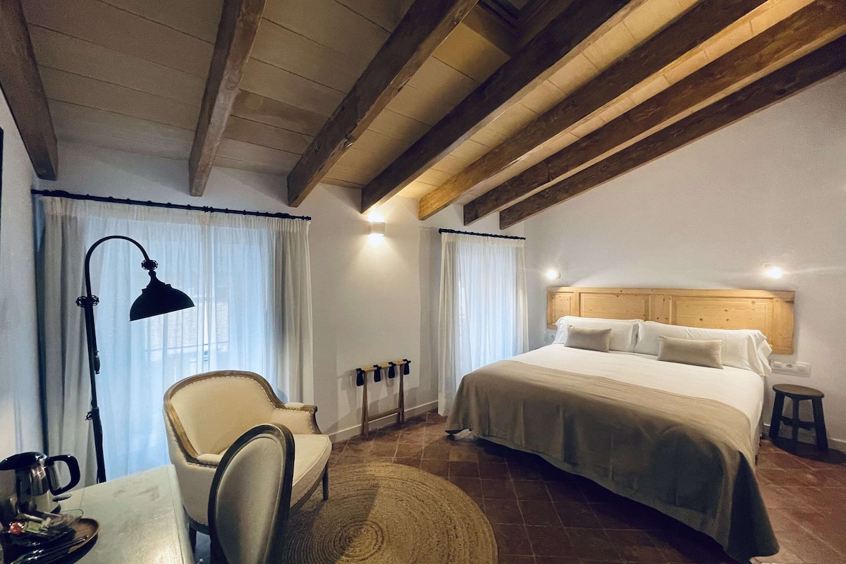 double room | desk, laptop workspace, soundproofing, free wifi