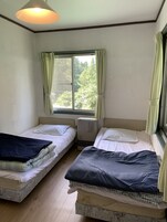 Twin Room | Free WiFi