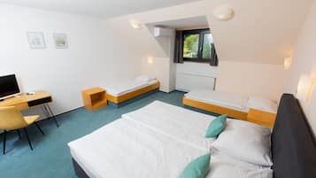 Comfort Quadruple Room, Multiple Beds, Non Smoking, Private Bathroom