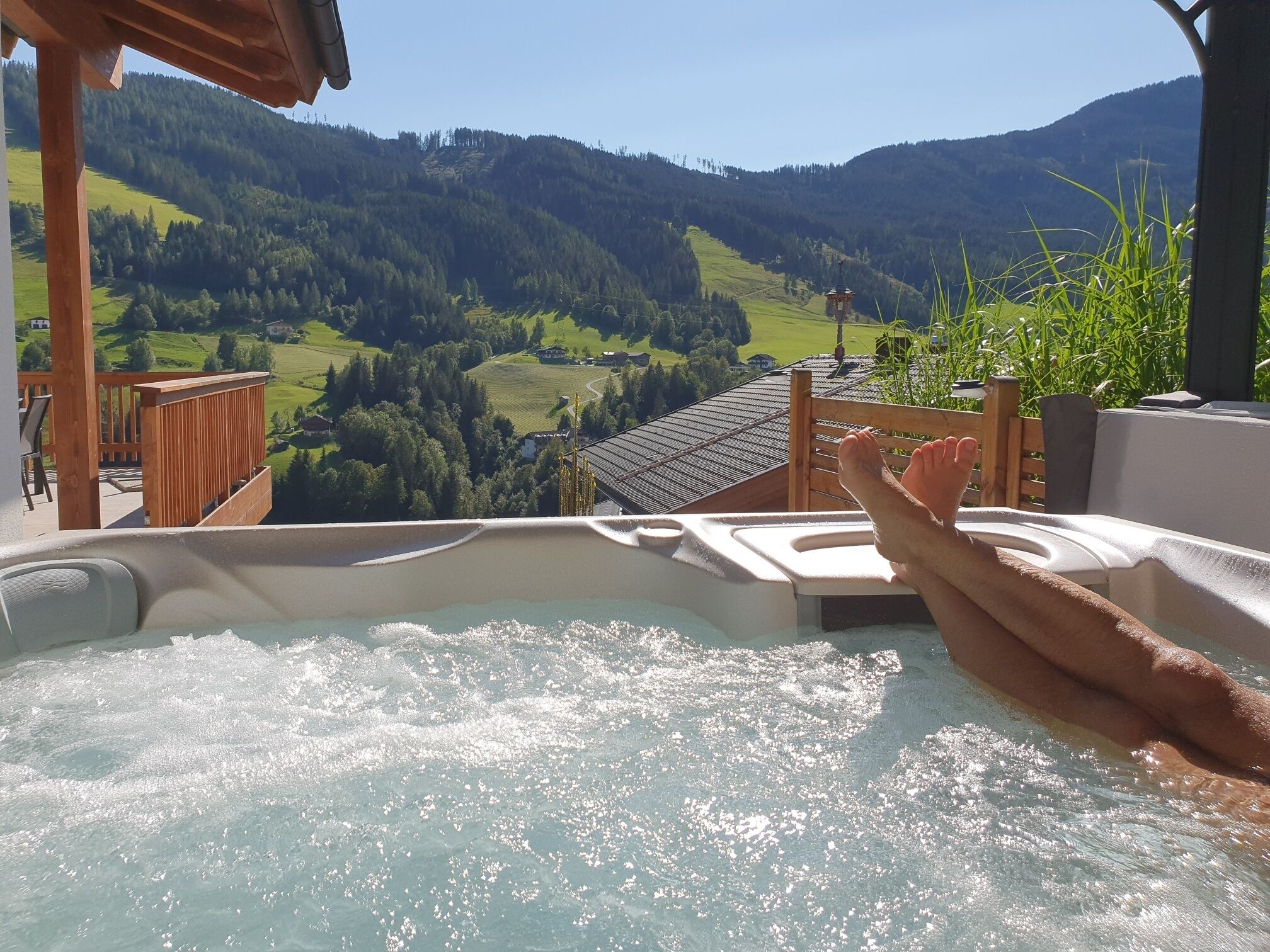 Tina de hidromasaje al aire libre