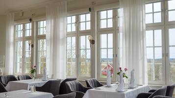 Breakfast, lunch, dinner served; garden views