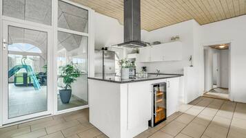 Kühlschrank, Herdplatte, Geschirrspüler