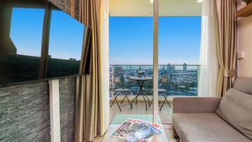 City Garden Tower 2317 -Sea View | City View | Mountain View | Swimming Pool | 1 makuuhuone, untuvapeitot, pillowtop-patjalliset sängyt