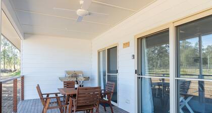 Spa Cottage, overlooking vineyard