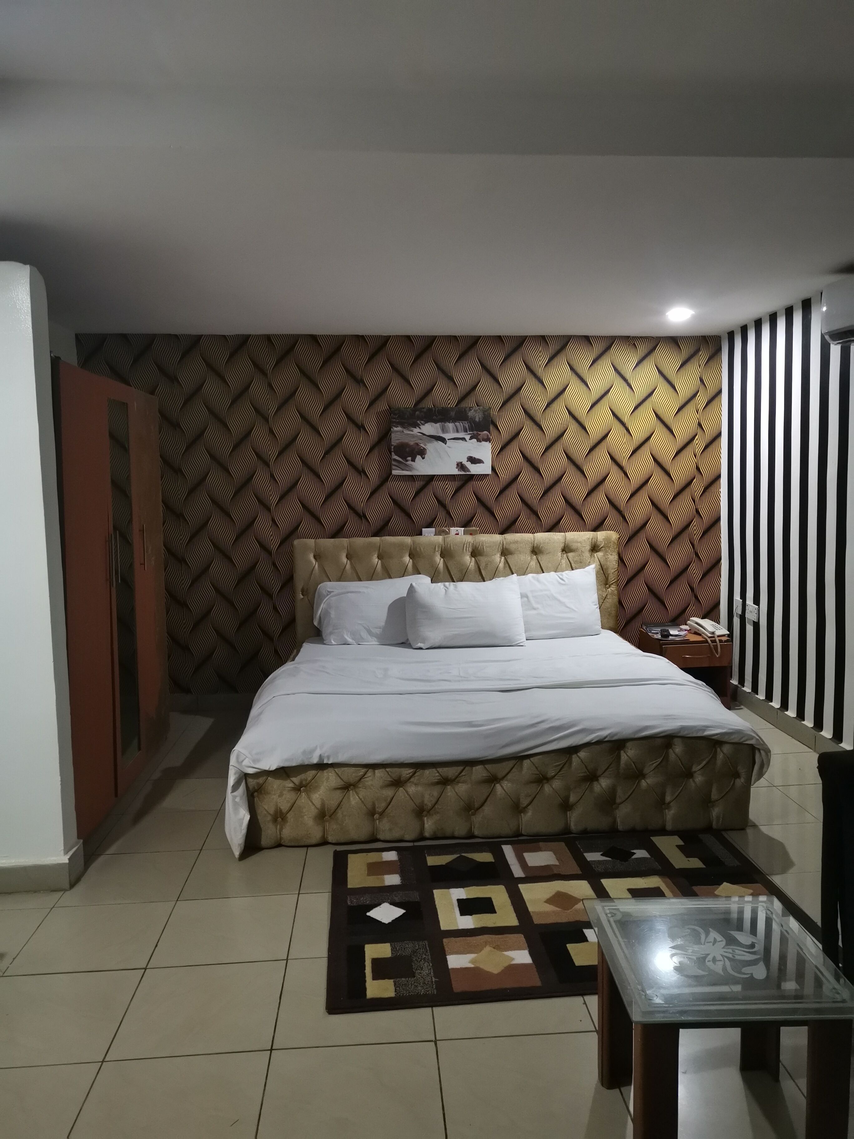 Edredón, decoración personalizada y escritorio 