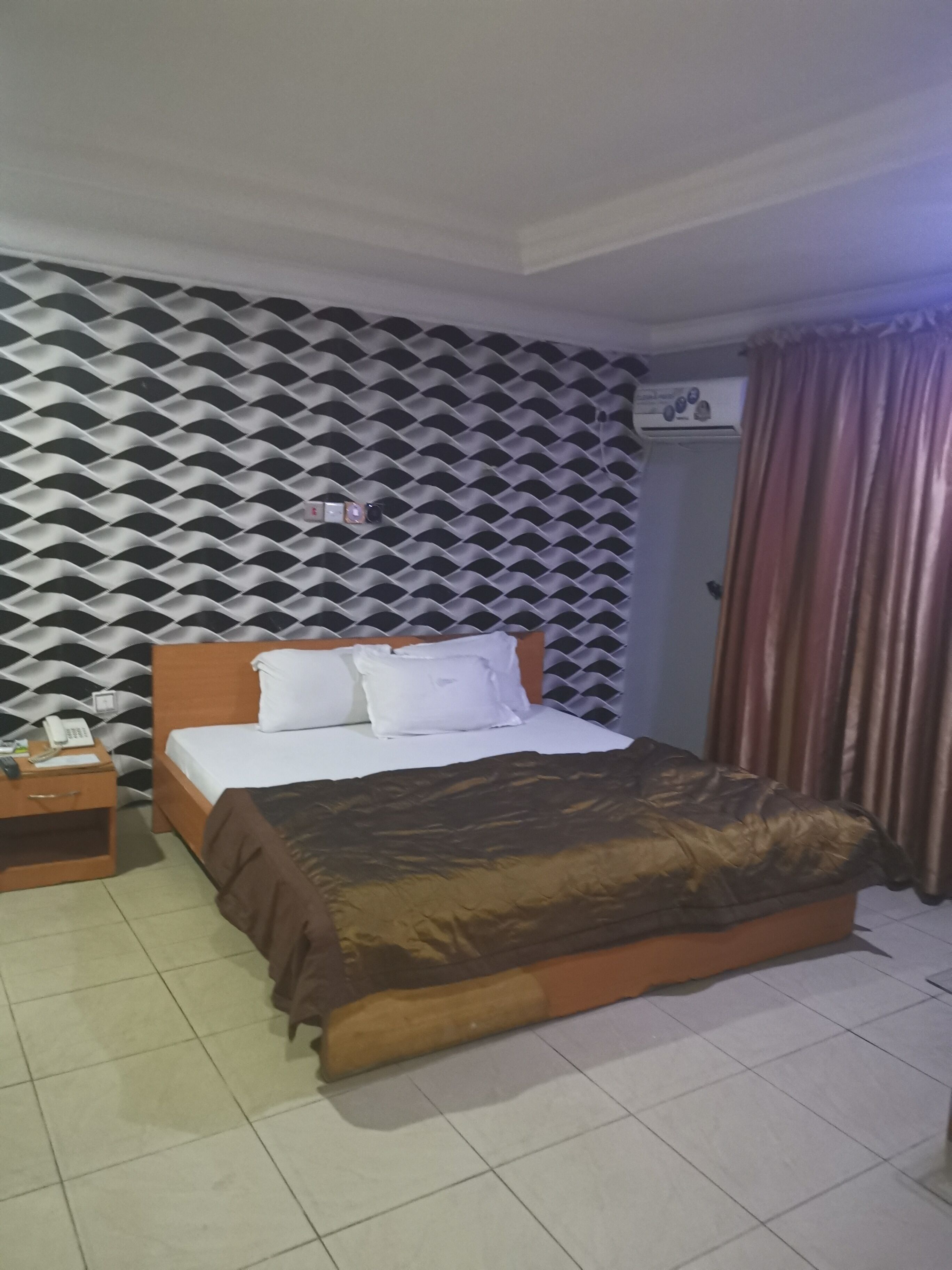 Edredón, decoración personalizada y escritorio 