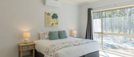 1 bedroom, iron/ironing board, bed sheets, wheelchair access