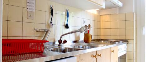 Familienapartment, 3 Schlafzimmer, Nichtraucher, Küche | Eigene Küche | Kühlschrank, Mikrowelle, Ofen, Geschirrspüler