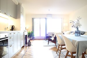 舒適公寓, 2 間臥室, 非吸煙房, 廚房 | 起居區 | 平面電視