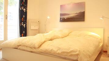 Family Apartment, 3 Bedrooms, Non Smoking, Kitchen | 3 bedrooms, iron/ironing board, cots/infant beds, rollaway beds