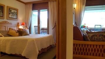 Luxury Apartment, 1 Bedroom, Non Smoking, Kitchen | 1 bedroom, individually decorated, individually furnished