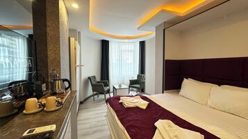 Deluxe Room, 1 Queen Bed, Non Smoking, Air conditioning | Egyptian cotton sheets, premium bedding, down comforters, free minibar