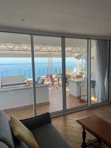 Esclusivo e prestigioso attico con terrazzo panoramico sul mare