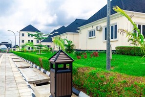Exterior - Royal Spring Palm Hotel & Apartments (Owerri)