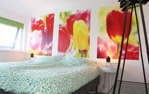 2 bedrooms, travel cot, free WiFi