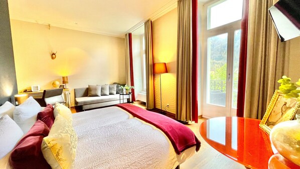Deluxe Double Room, Balcony | Bathroom