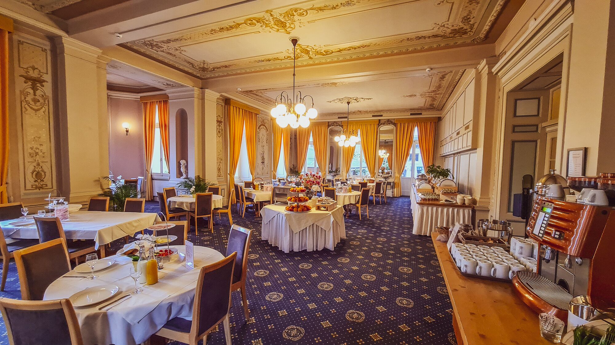 free daily continental breakfast