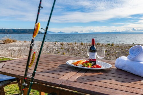 Waitahanui Lakefront Escape - Waitahanui Home