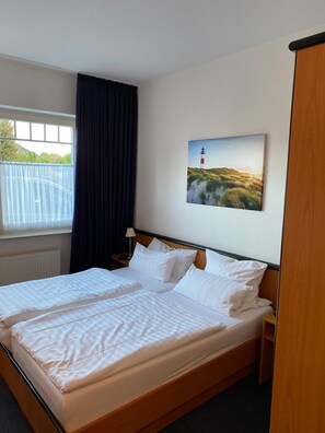 Free WiFi, bed sheets