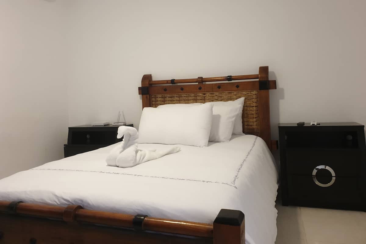 1 bedroom, desk, iron/ironing board, free rollaway beds