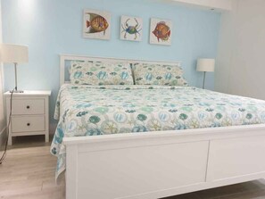 Superior-Apartment | Schreibtisch, Bügeleisen/Bügelbrett, kostenlose Zustellbetten