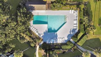 Piscine extérieure