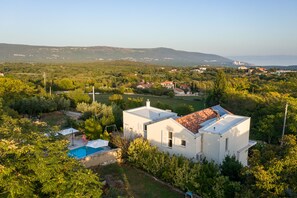 Exterior - Villa Sole ⭐⭐⭐⭐⭐ – A Family-Friendly Villa with Stunning Sea Views (Rakalj)