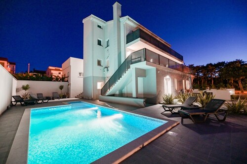 Modern apartment Lacrima 3 in villa with a pool on Krk