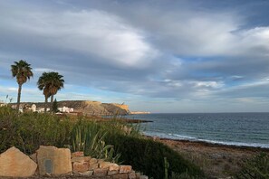 Beach nearby, sun loungers, beach towels - A House with a View (Praia da Luz)