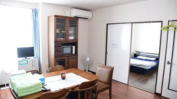 2 slaapkamers, een bureau, gratis wifi, beddengoed