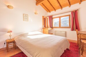 6 chambres, lit parapluie, Wi-Fi gratuit, draps fournis