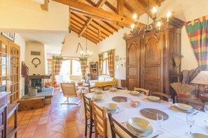 Dining - Chalet Doire, spacious 6 bedroom chalet (Montgenèvre)