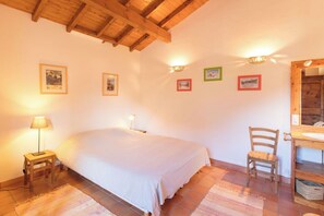 6 slaapkamers, reisbedje, gratis wifi, beddengoed