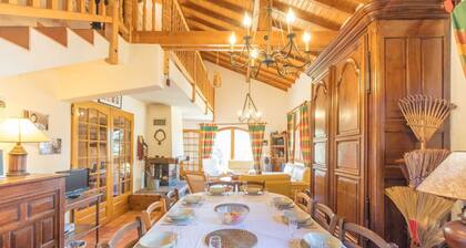 Enormous well-equipped chalet for up to 14 people