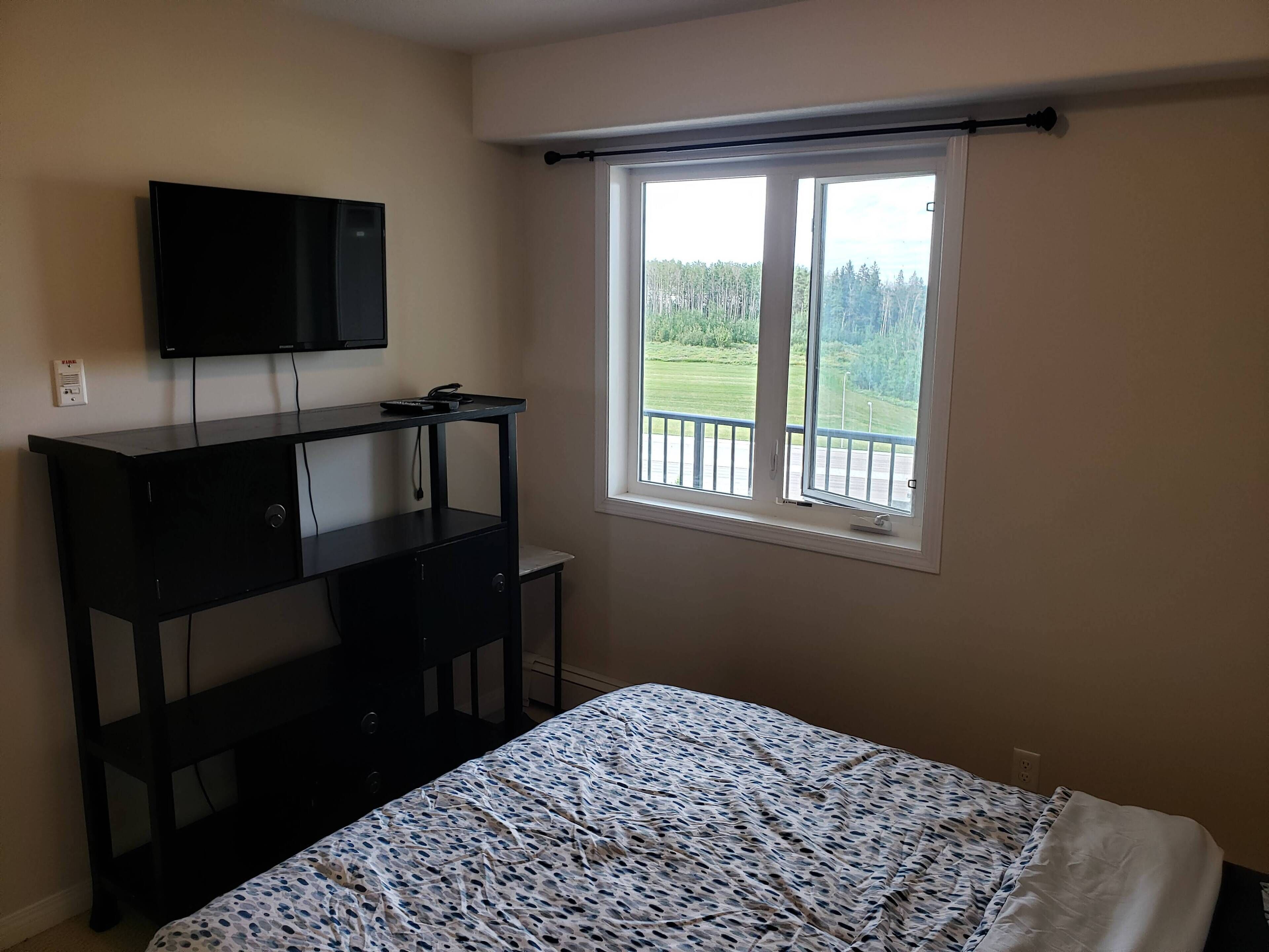 3 chambres, fer et planche à repasser, Wi-Fi, draps fournis