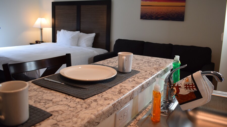 Menominee River Extended Stay Hotel